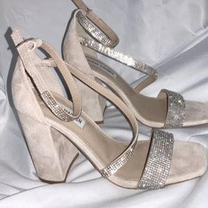 STEVE MADDEN Strappy Sparkle women's Nude Varali Suede block heel sandal 6.5
